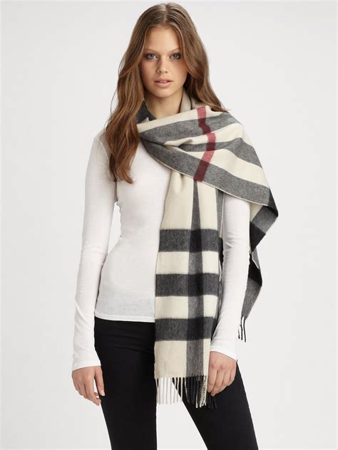 Burberry cashmere scarf